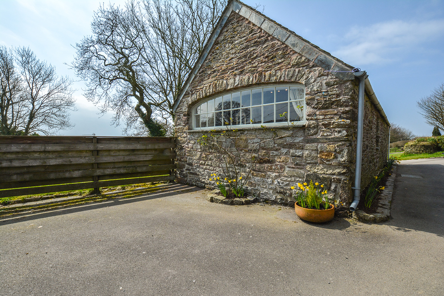 The outside of Jingles luxury self catering holiday cottage at Penrose Burden in North Cornwall near Bodmin Moor02.jpg