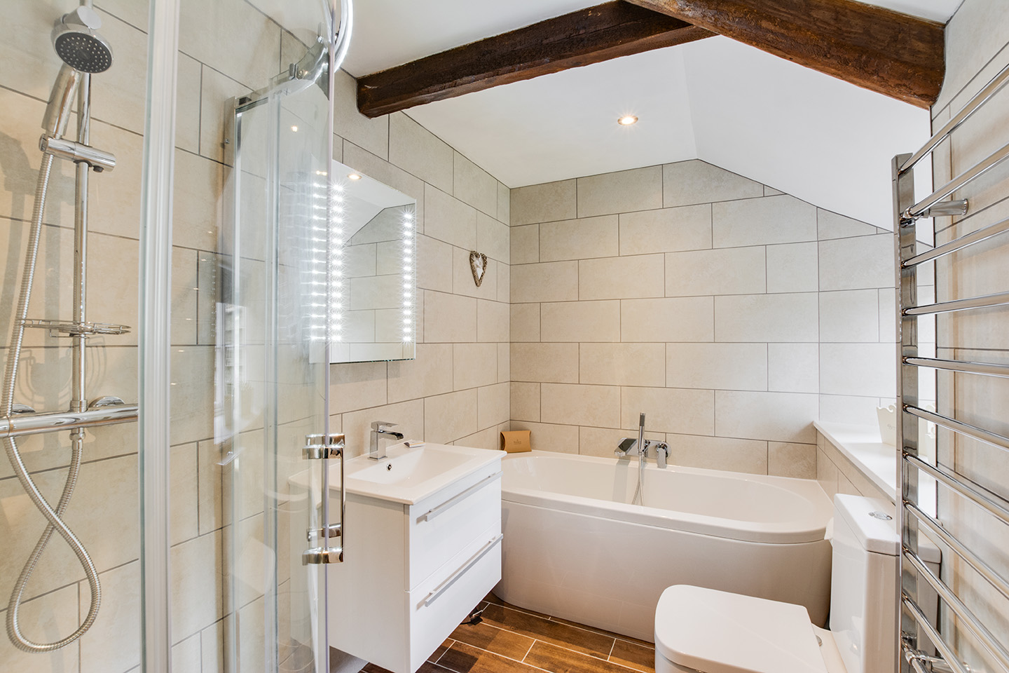 The bathroom of Snappers luxury self catering converted barn holiday cottage at Penrose Burden in North Cornwall 01.jpg
