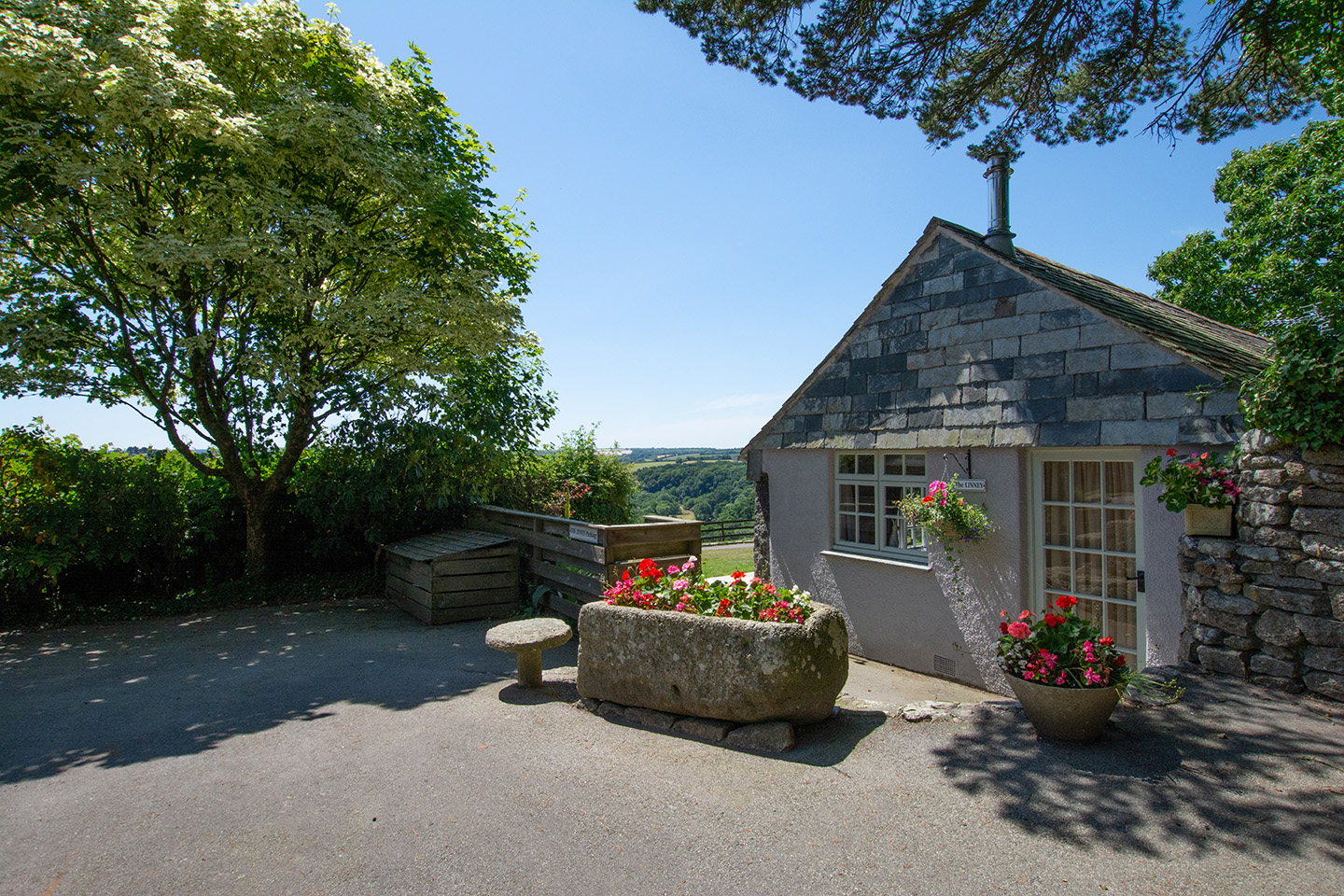 The exterior of the Linney luxury self catering converted barn holiday cottage at Penrose Burden in North Cornwall 02.jpg