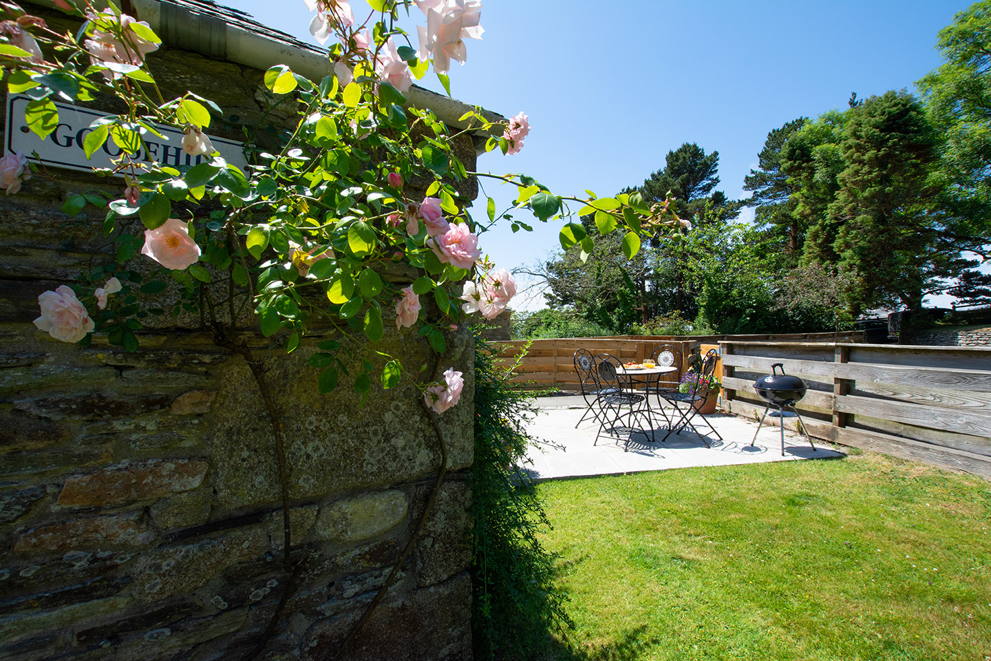 The exterior of Goosehill luxury self catering converted barn holiday cottage at Penrose Burden in North Cornwall 03.jpg