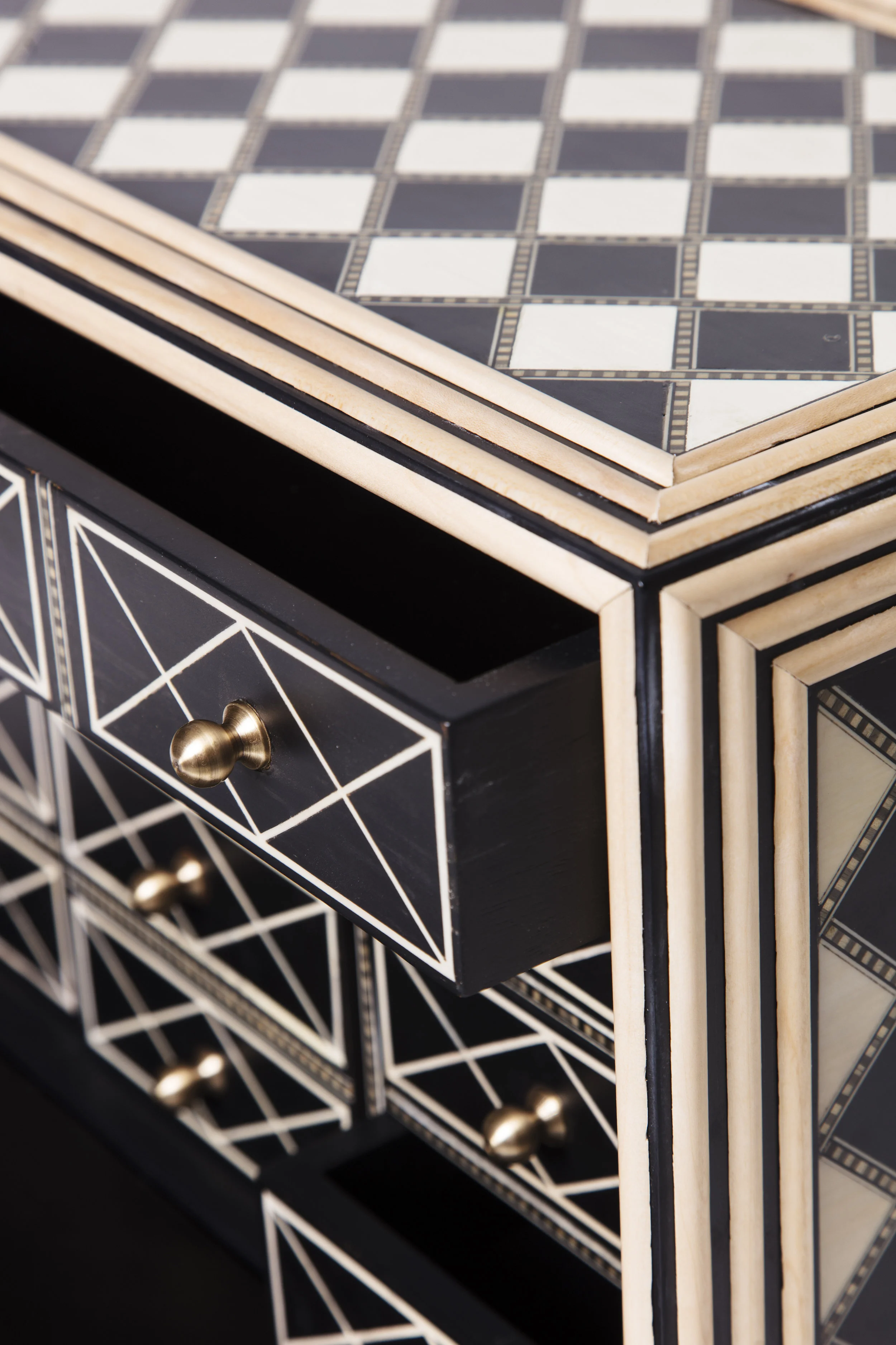 Sibylle Tarazi_Curiosity Cabinets_Oh Boy!_Detail 2_2017.jpg