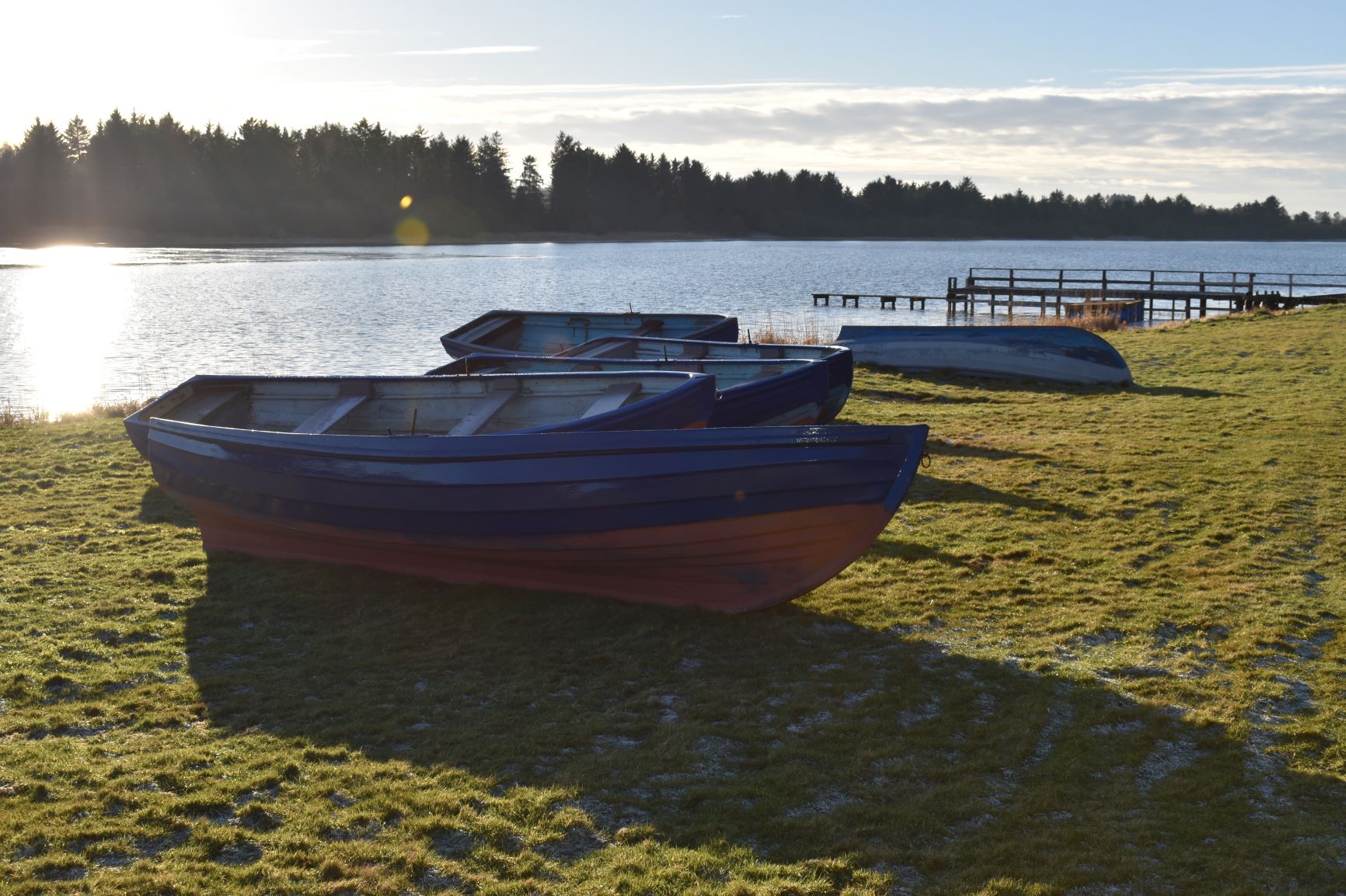 Cameron Reservoir boats and bank 1.JPG