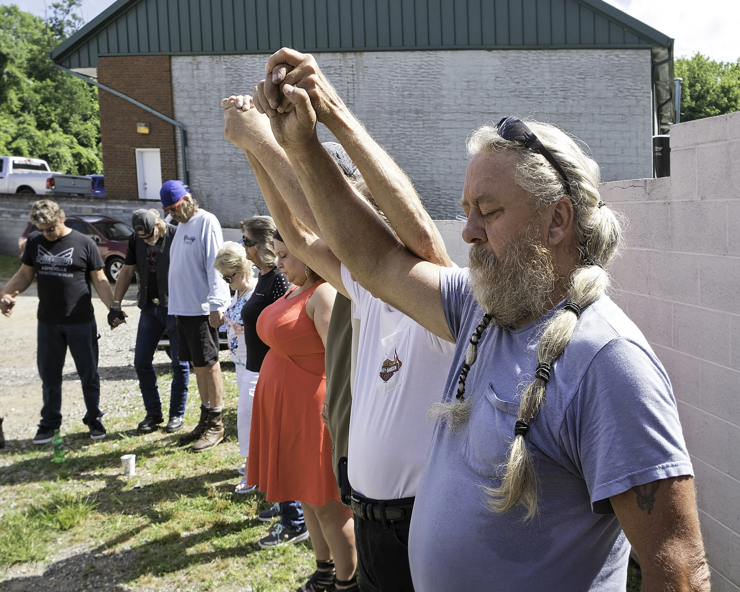 CirclePrayer-2-cropB-skew_DSF0303.jpg