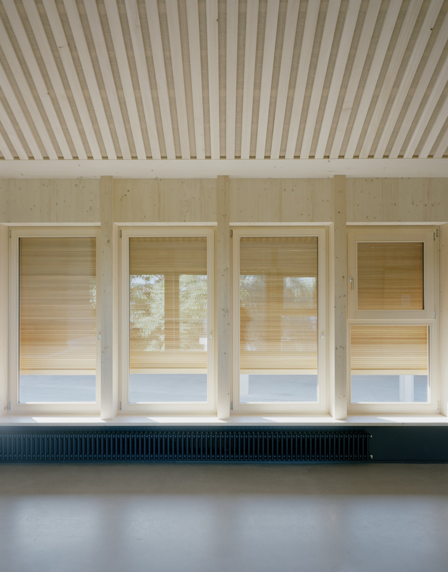 Roggo und Widmer_Kalchrain_Offenfrontstall und Nebengebäude_Low-Res-24.jpg