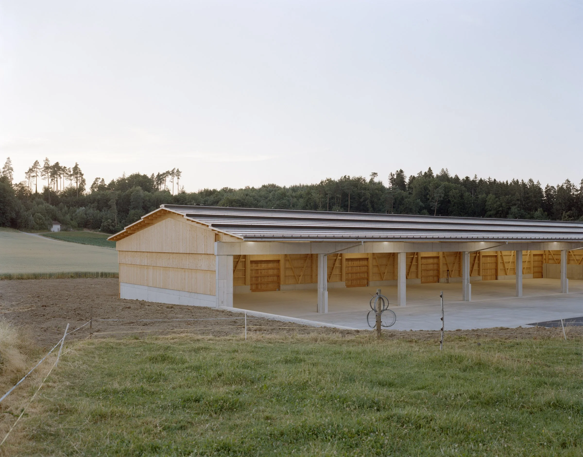 Roggo und Widmer_Kalchrain_Offenfrontstall und Nebengebäude_Low-Res-56.jpg