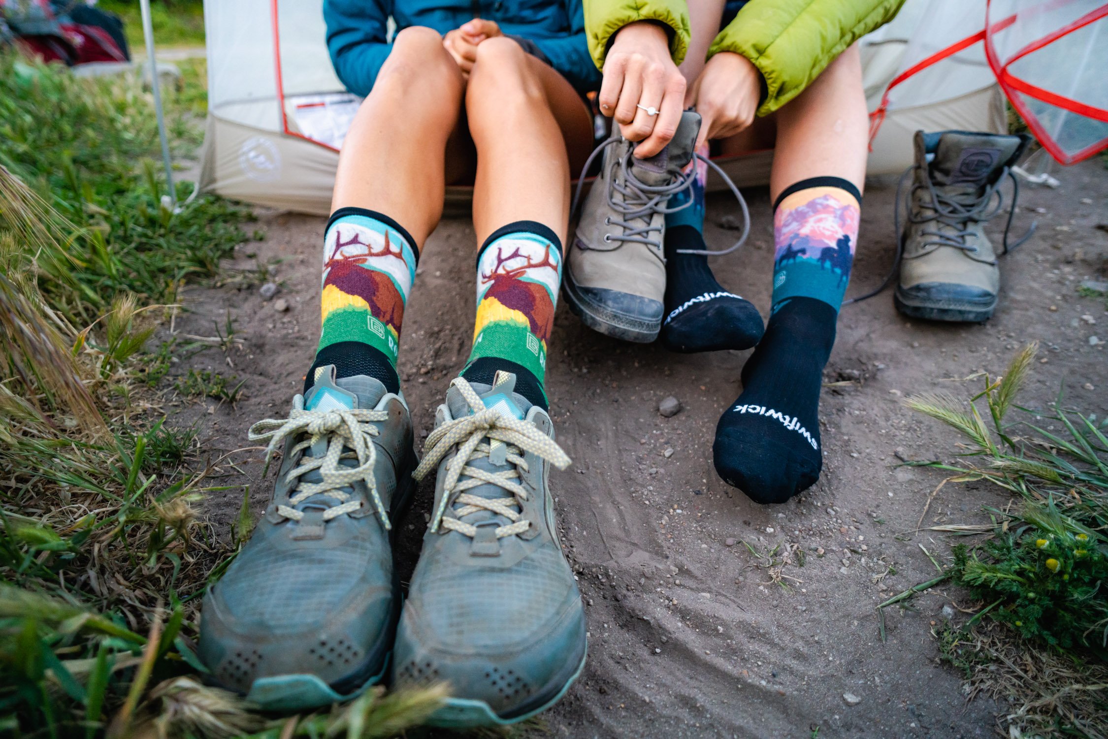 DALTONJOHNSON_210502_SWIFTWICK SOCKS BIG SUR HIKING CAITLYN, KAT, HEKTOR_BIG SUR, CA_02037.jpg