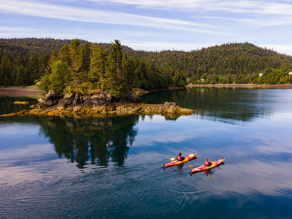 Navigating the Pros and Cons of Dating An Adventurous Person