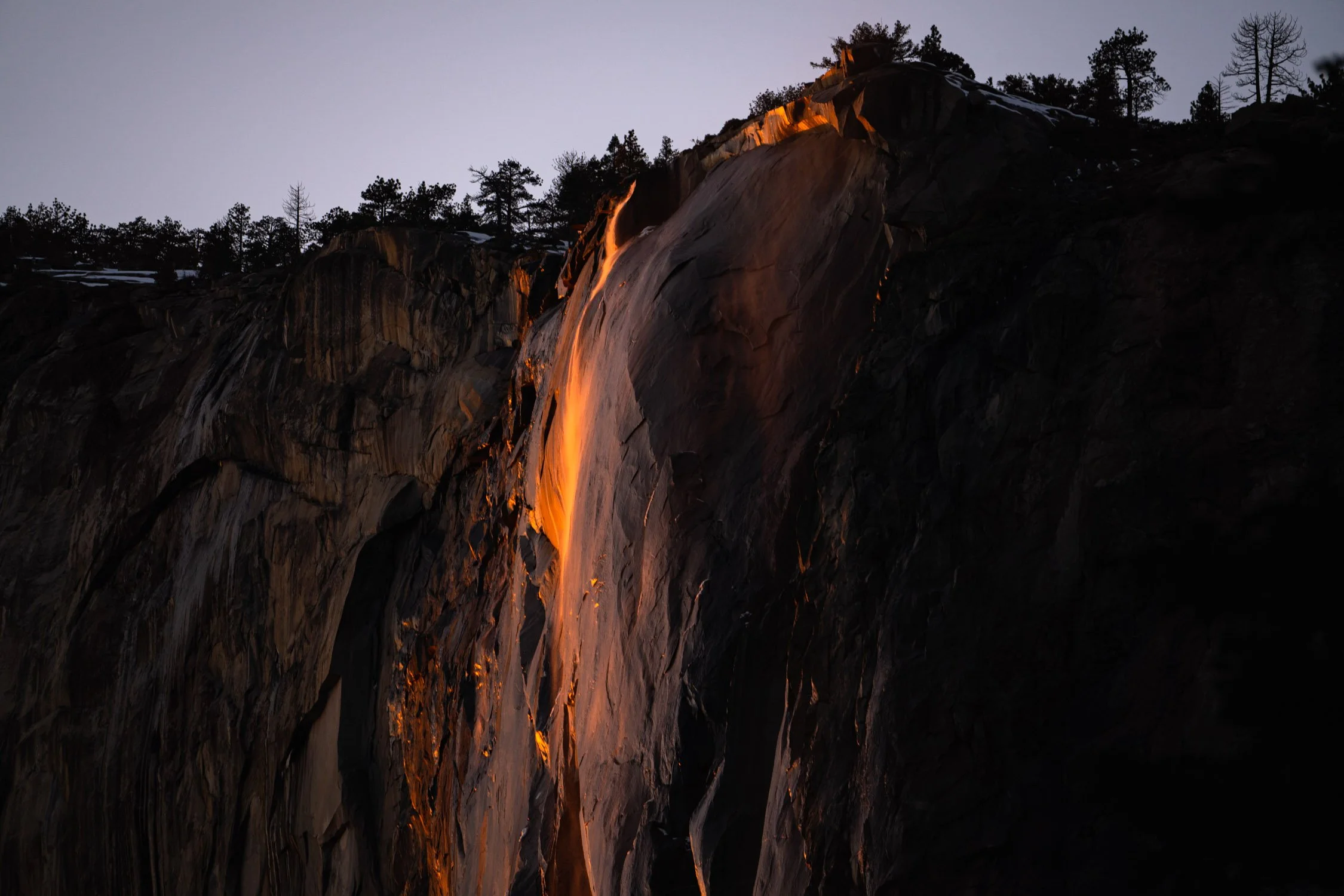 Yosemite Reintroduces Reservation System for Firefall in 2024
