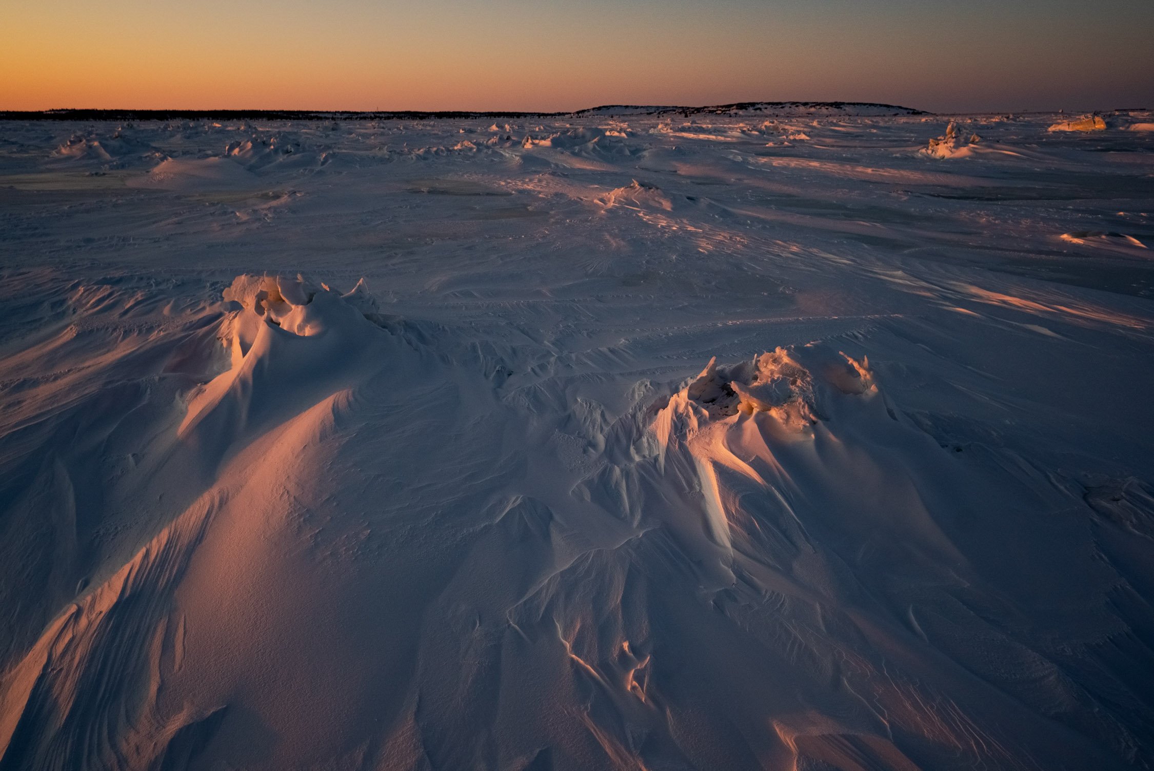 DALTONJOHNSON_240228_NORTHERN LIGHTS WITH FRONTIER NORTH_STILLS_NIGHT THREE_CHURCHILL, CANADA_00018.jpg