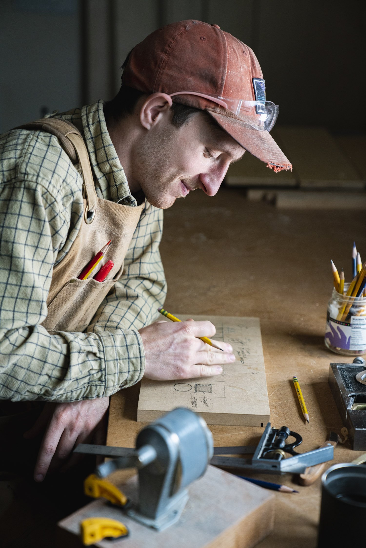 DALTONJOHNSON_210202_CASEY ENVIRONMENTAL PORTRAIT WOOD WORKING_SANTA CRUZ, CA_00126.jpg
