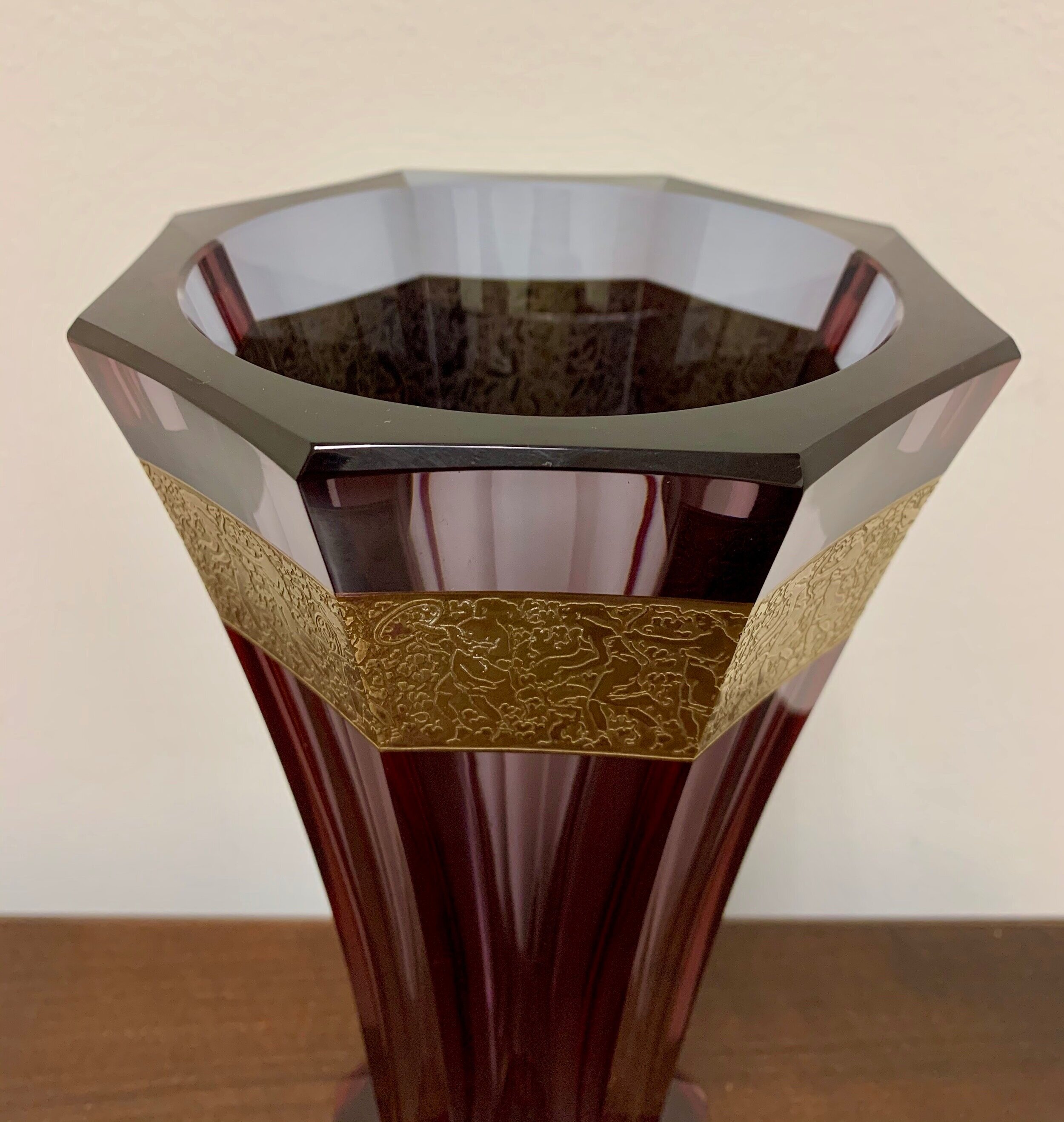 Amethyst “Sovereign” Facet-Cut Pedestal Vase