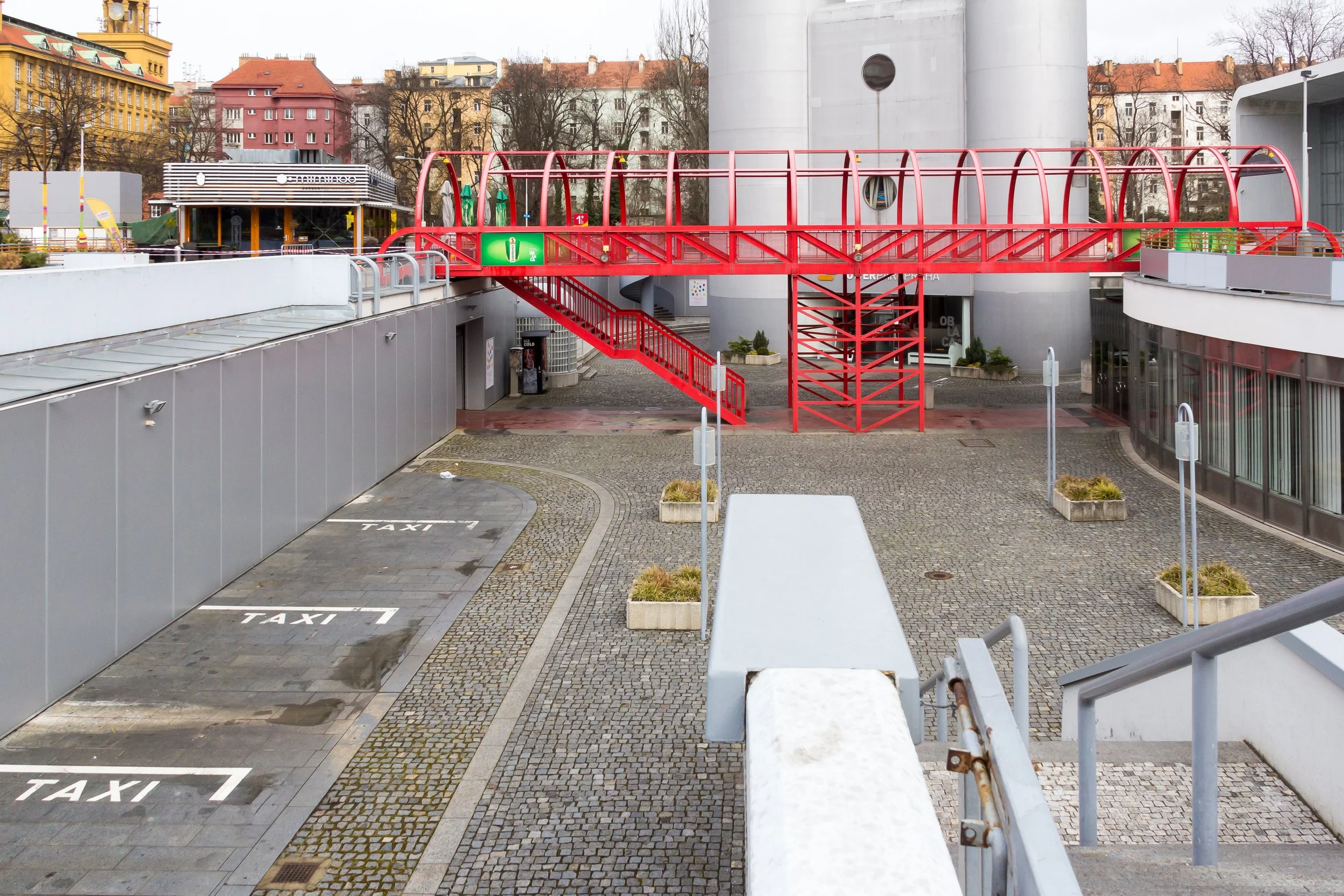 Žižkov_Television_Tower_Prague_-_Entrance_level-6451.jpg
