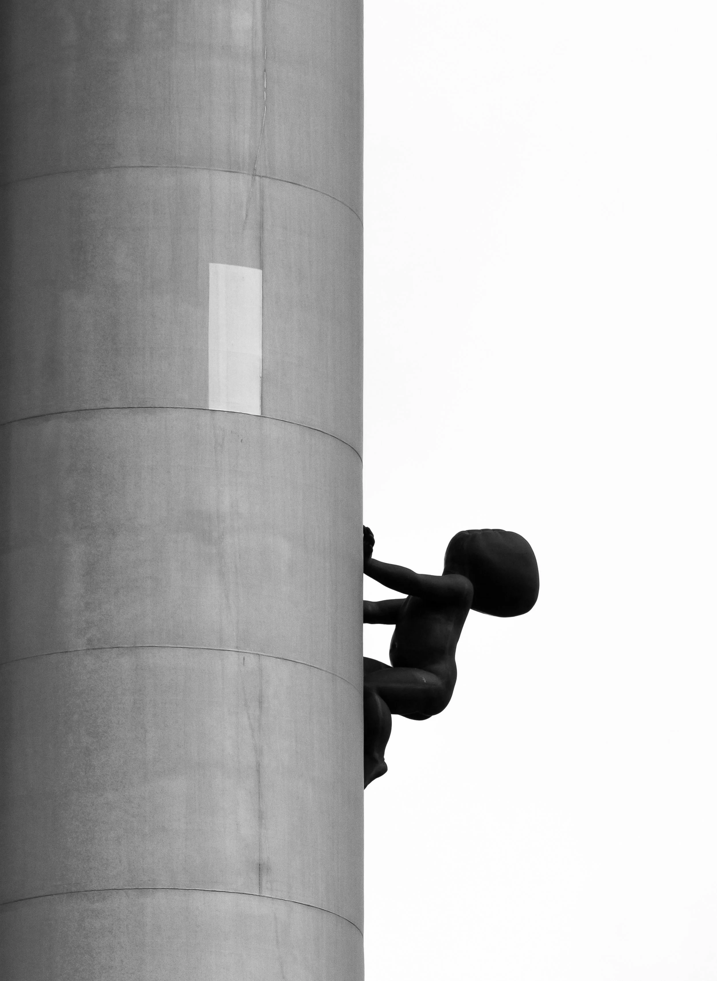 Žižkov_Television_Tower_Prague_-_babies_by_David_Černý-6441.jpg
