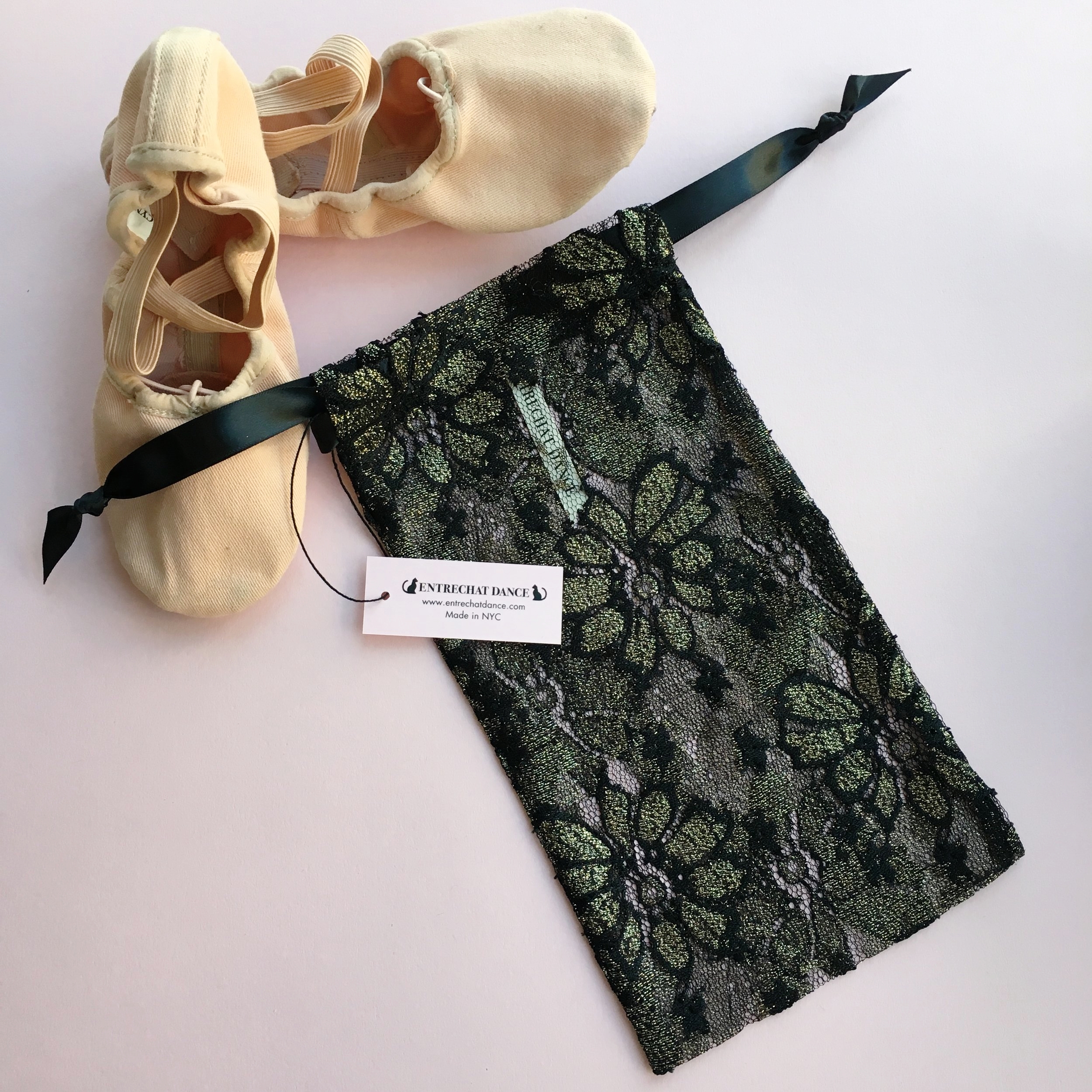 Entrechat Dance Black Gilded Flower Lace Ballet Slipper Bag