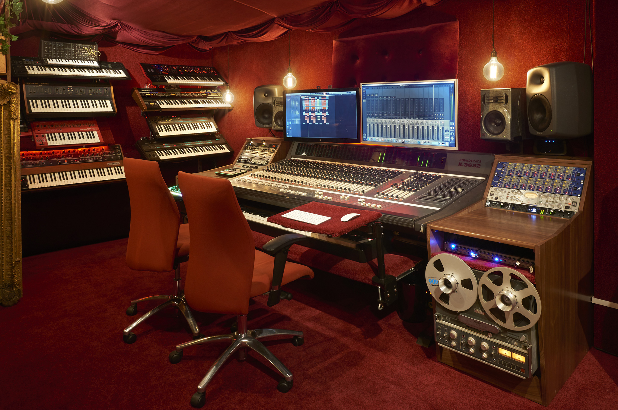 It sounds well good. American recording Studio. Voice recording Studio. Ночь студия. Studio picture.
