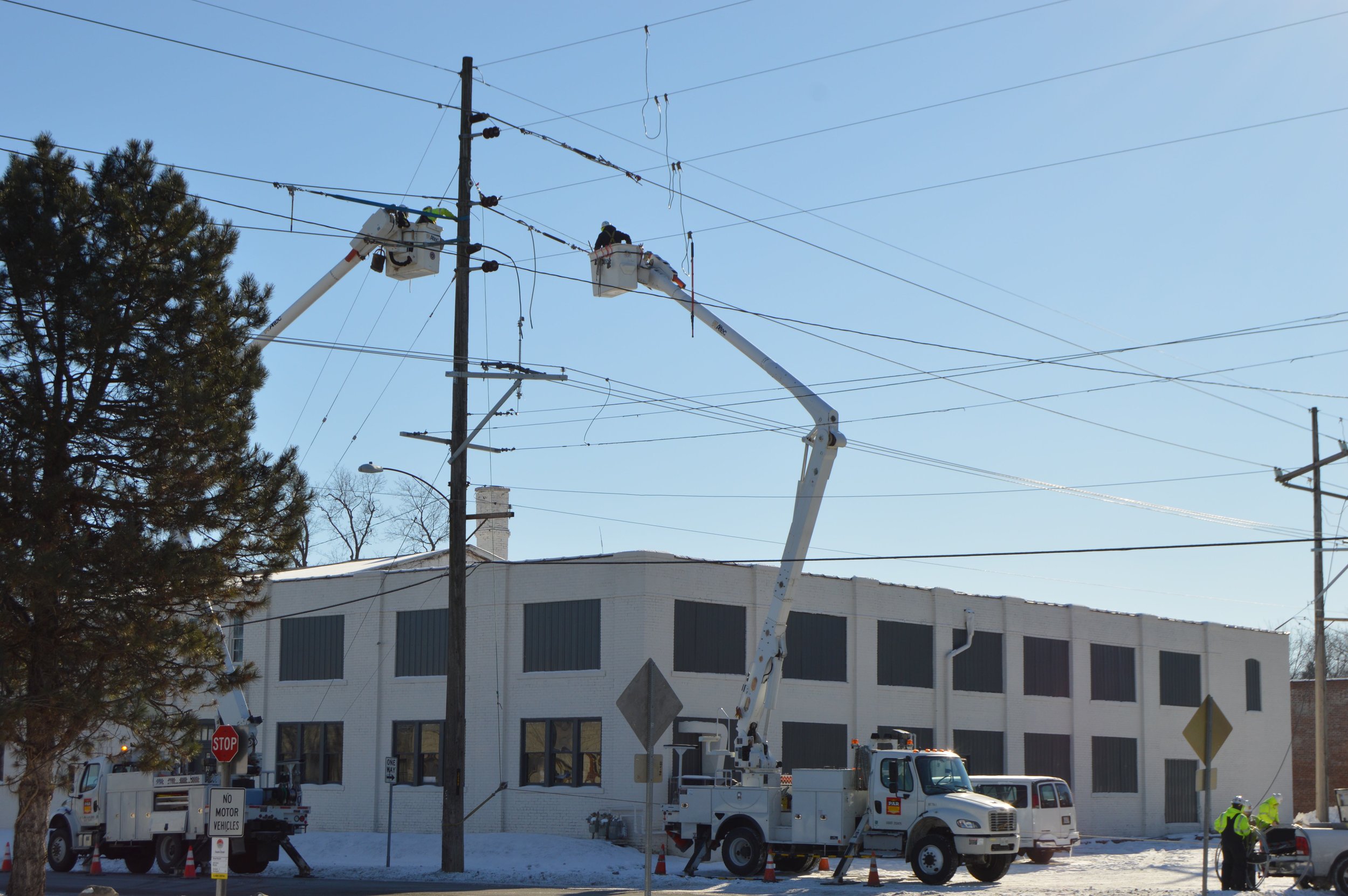 Ameron Bloomington Power Outage Line Down.jpg