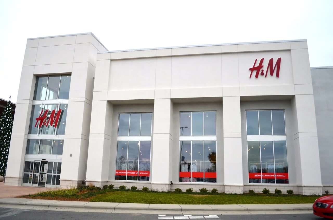 H&M Store at the Northlake Mall in Charlotte, NC (Credit: ScoopCharlotte)