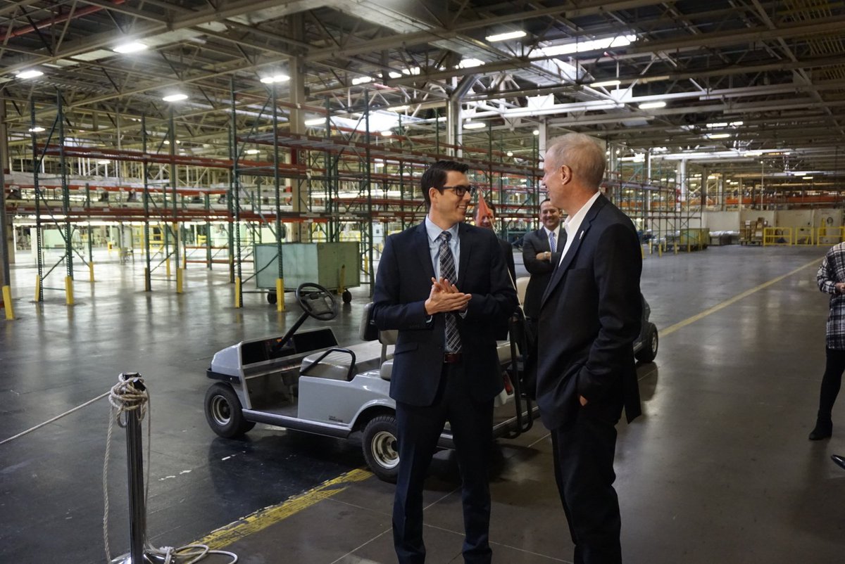 Illinois Governor Bruce Rauner with Rivian CEO RJ Scaringe at Rivian's 2.8M SQFT Factory in Normal in March 2017. (Photo: Rauner/Twitter)