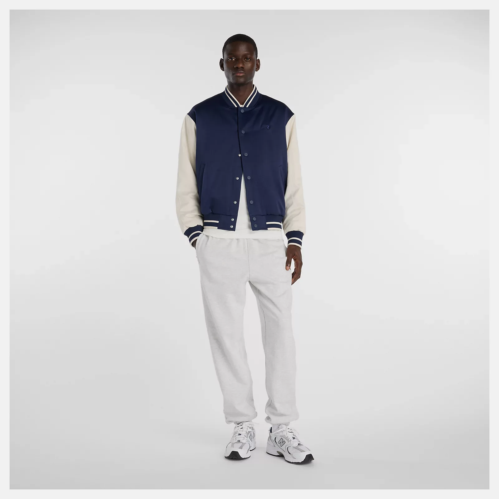 mj6102r7tnv_nb_50_i.webp
