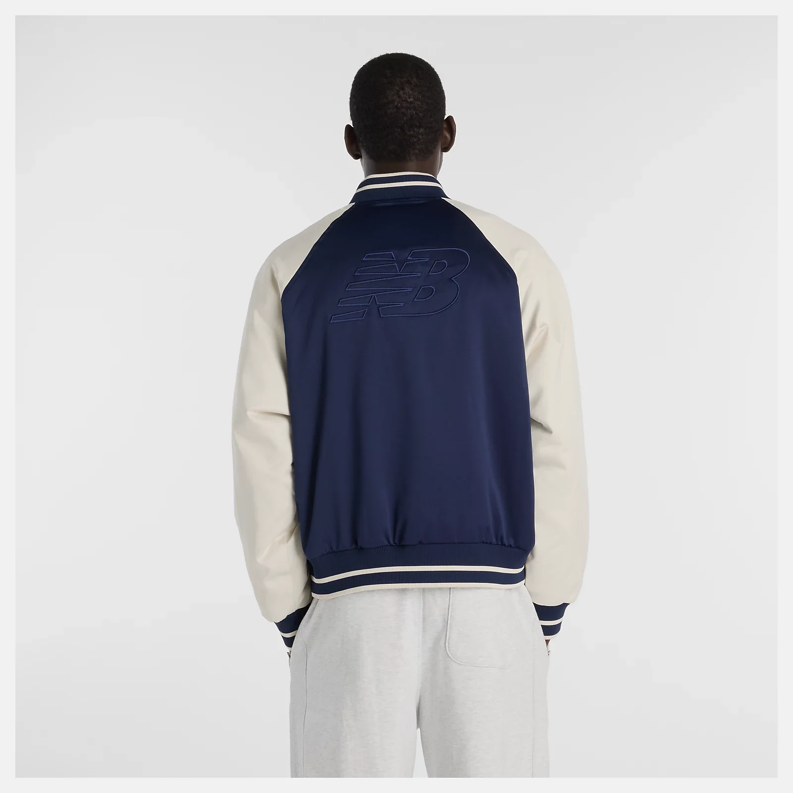 mj6102r7tnv_nb_72_i.webp
