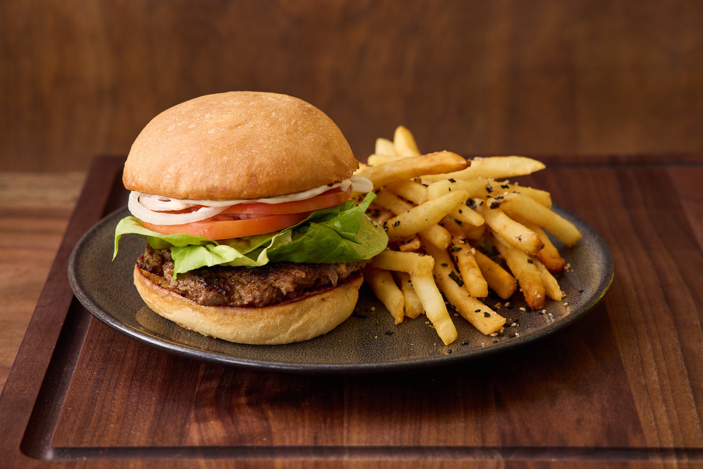 Aloha Mixed Plate-burger_041.jpg