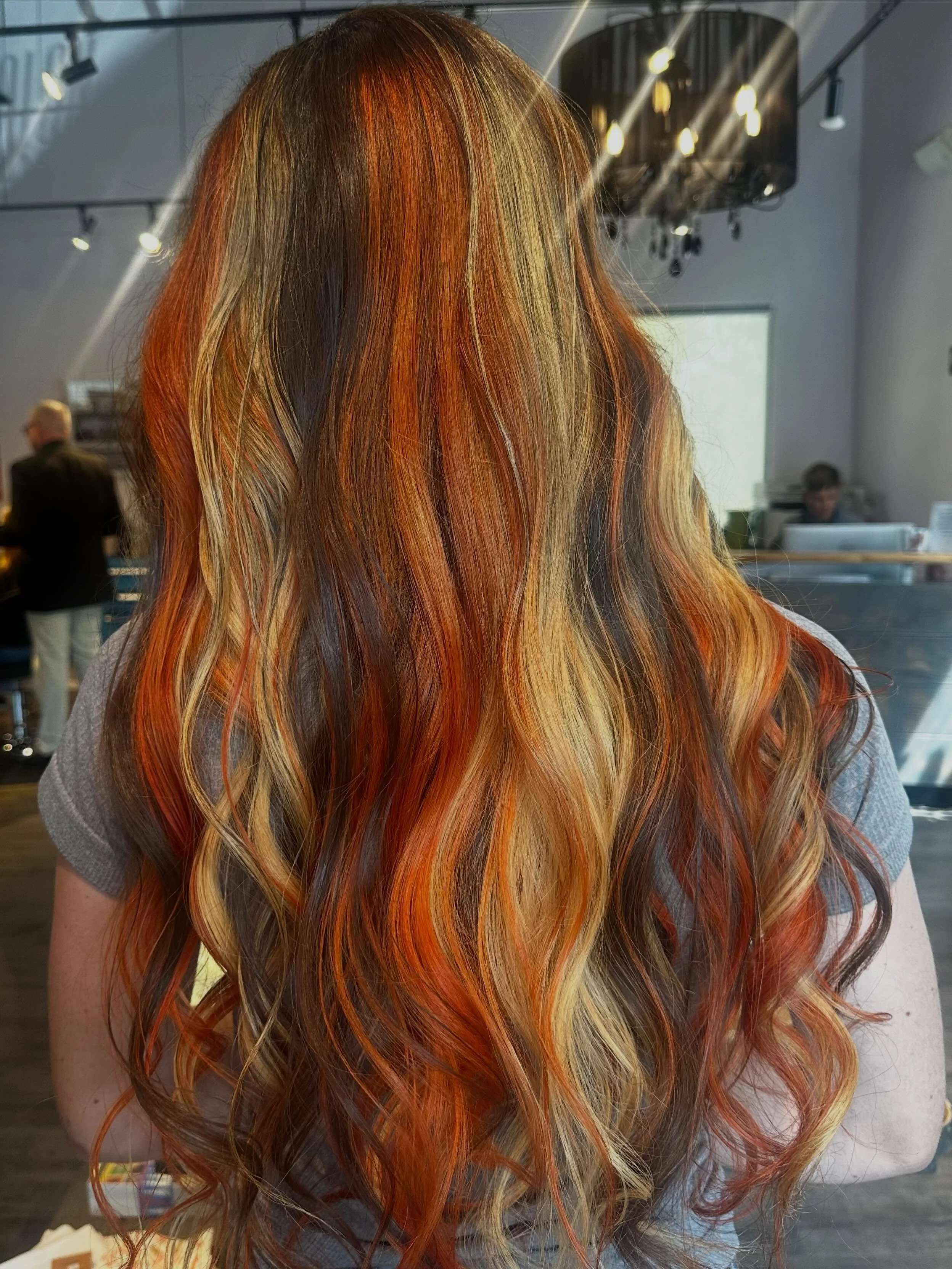 She&rsquo;s just THAT girl! Calico hair for the win 🧡🤎🤍

@davinescolor 
Color by Mack 
#santafesalon #salondelmar #calicohairtrend #bigchangehair #davinesnorthamerica