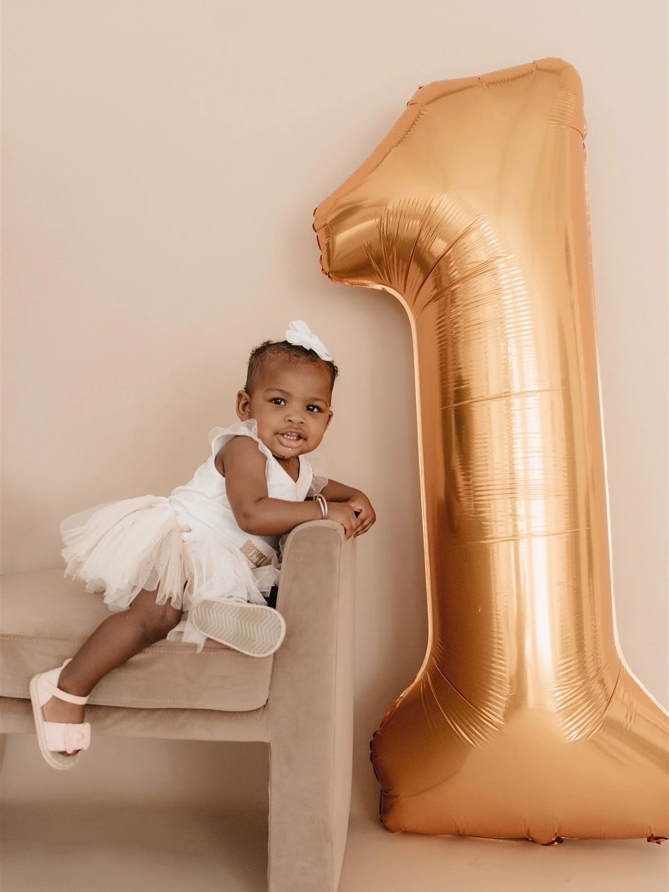 We love seeing all of your big moments celebrated in our studio 🥹 #winstonsalemphotostudio #thegingerbirdie