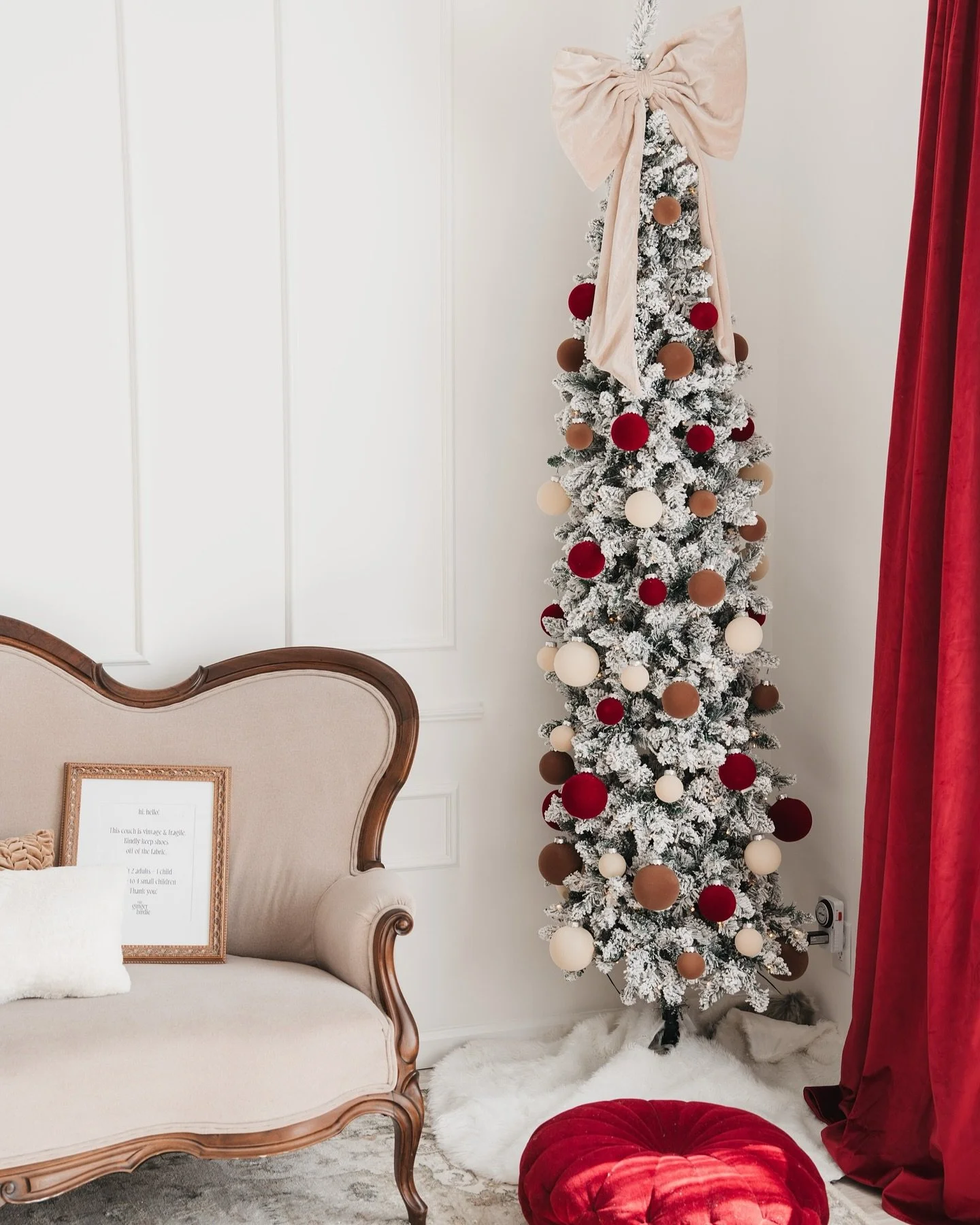 ✨ The holidays have officially arrived at The Ginger Birdie! ✨

When you walk in, you&rsquo;ll find our green flocked tree trimmed with red accents, an ivory bow, and our vintage couch. Across from that, the white wall stays simple, with a few movabl
