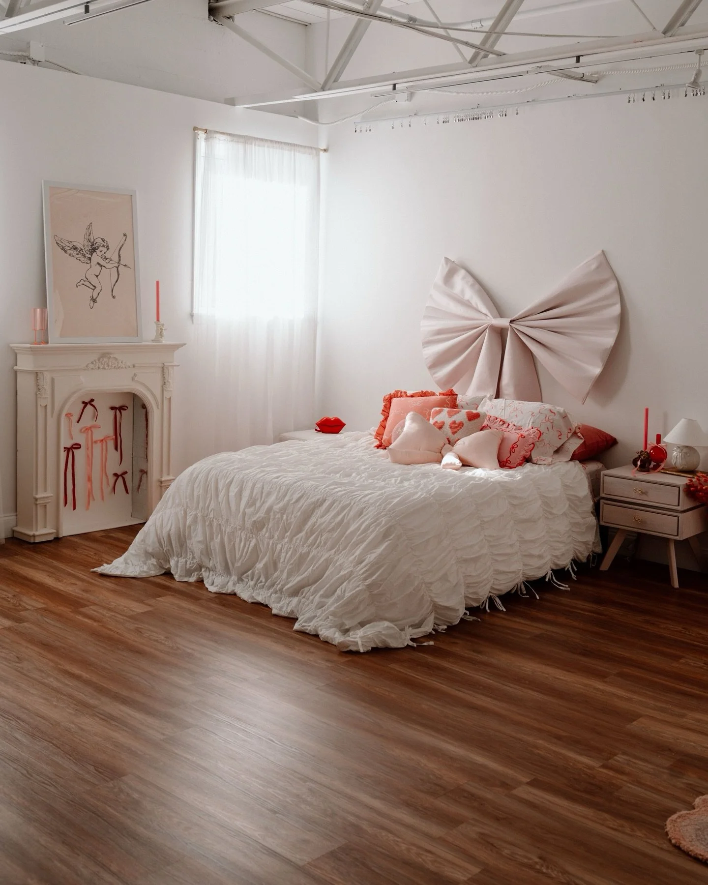 💕VALENTINE&rsquo;S DAY LAUNCH AT THE GINGER BIRDIE💕

We designed this setup for everyone. Couples, solo sessions, best friends, and people who just want to make something beautiful.

When you walk into the studio, you&rsquo;re met with a flood of n