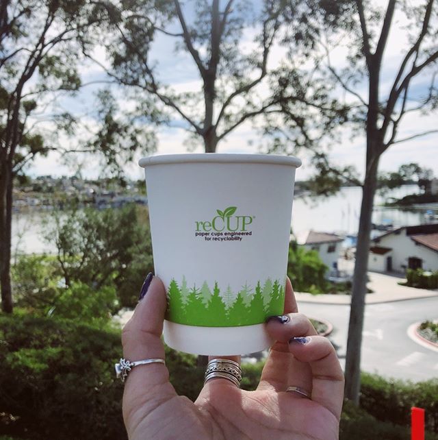 The #reCUP uses #EarthCoating, an innovative barrier coating that replaces up to 51% of the plastic with minerals. This mineralized blend is engineered to be fully compatible with conventional paper recycling systems. ♻️☕️🌎
.
.
#recyclablepapercup #