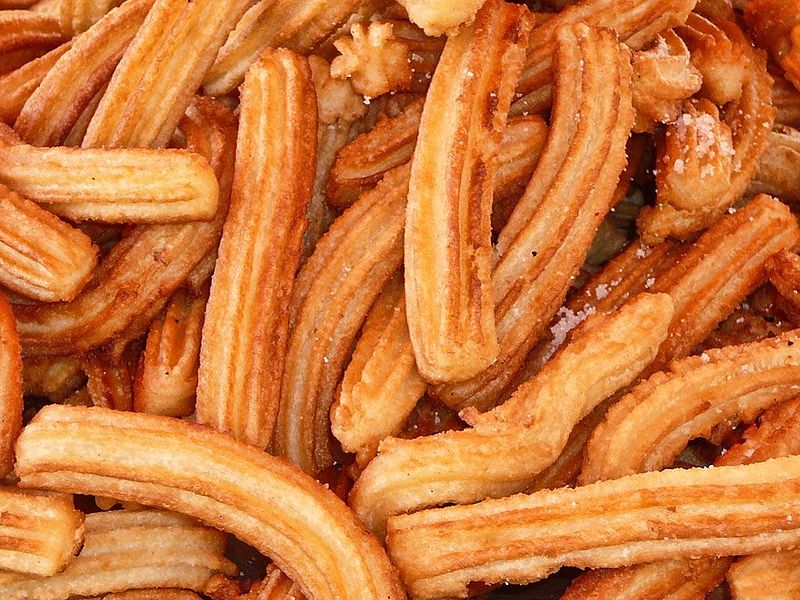 800px-Multitud_de_churros.jpg