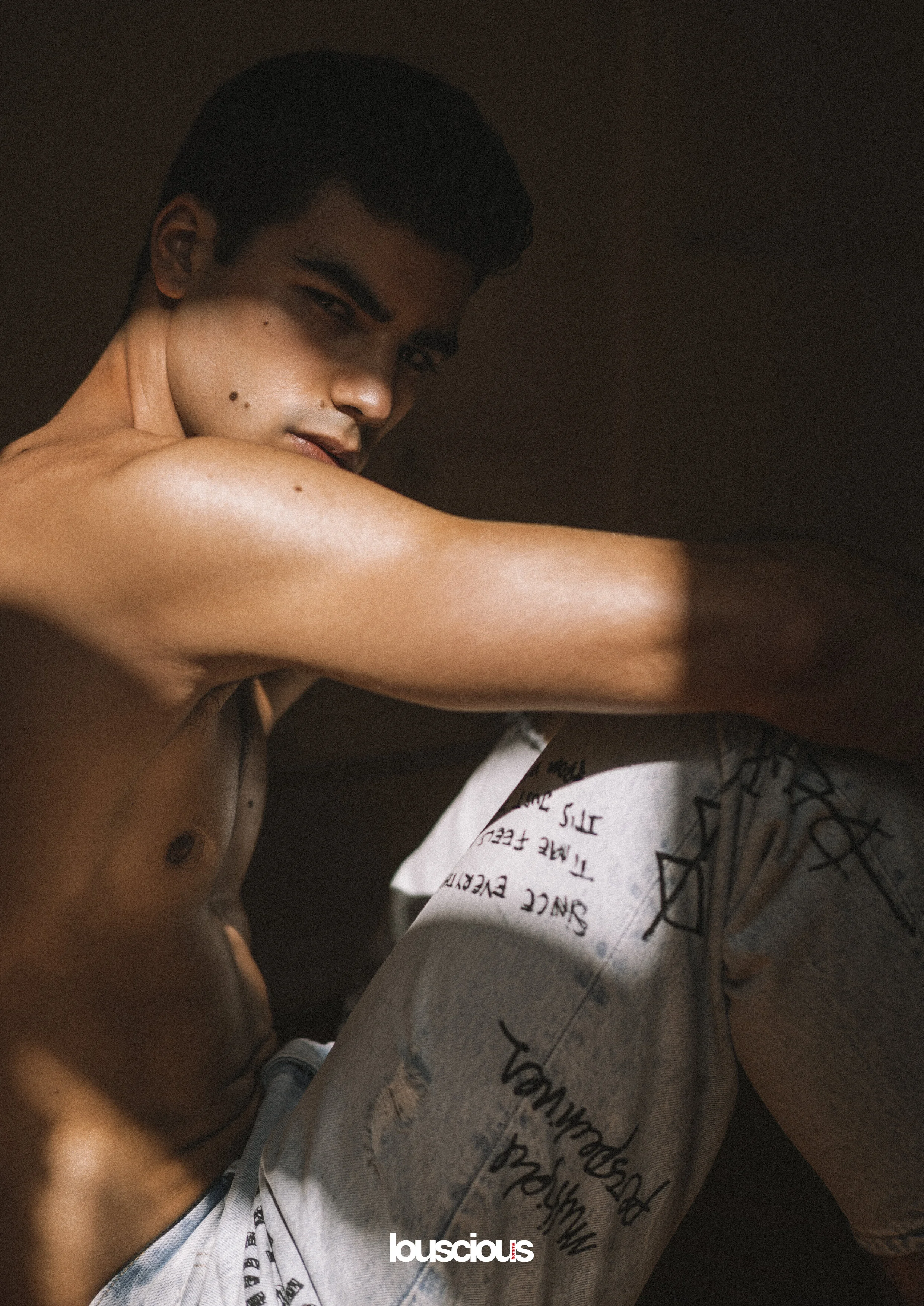 Louscious Homme Online Editorial - Space between_2.jpg