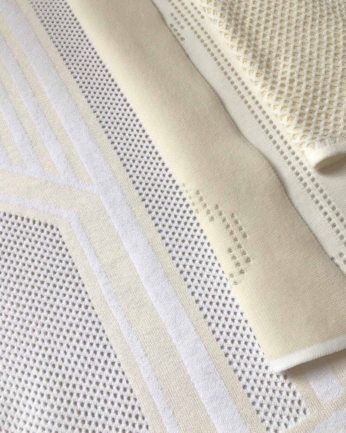 Sporty graphic stitches using SAWADA technical yarns. 🤺
Made by MRC

#knitwear
#shimaseiki
#mrcknitwear
#japaneseyarns
#madeinItaly
#innovation
#textiles
#technicaltextiles
#activewear
#sport
#mesh
#knitwearstudio
#knitlab