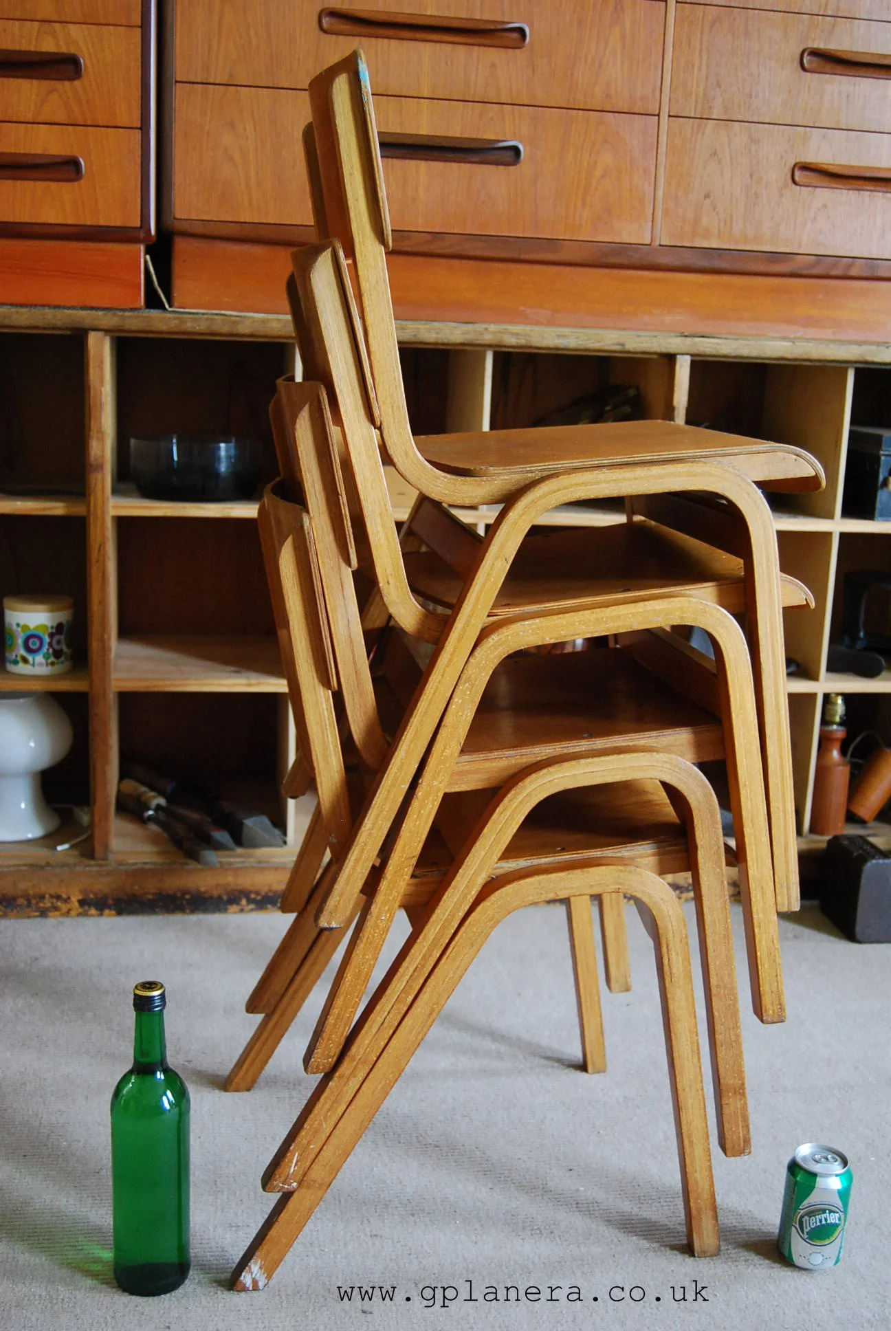 Stacking school chairs 1950s gplanera DSC_0827a.JPG