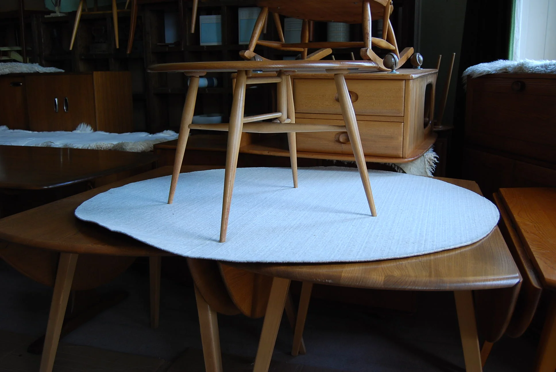 Ercol drop leaf coffee table gplanera DSC_0040.JPG