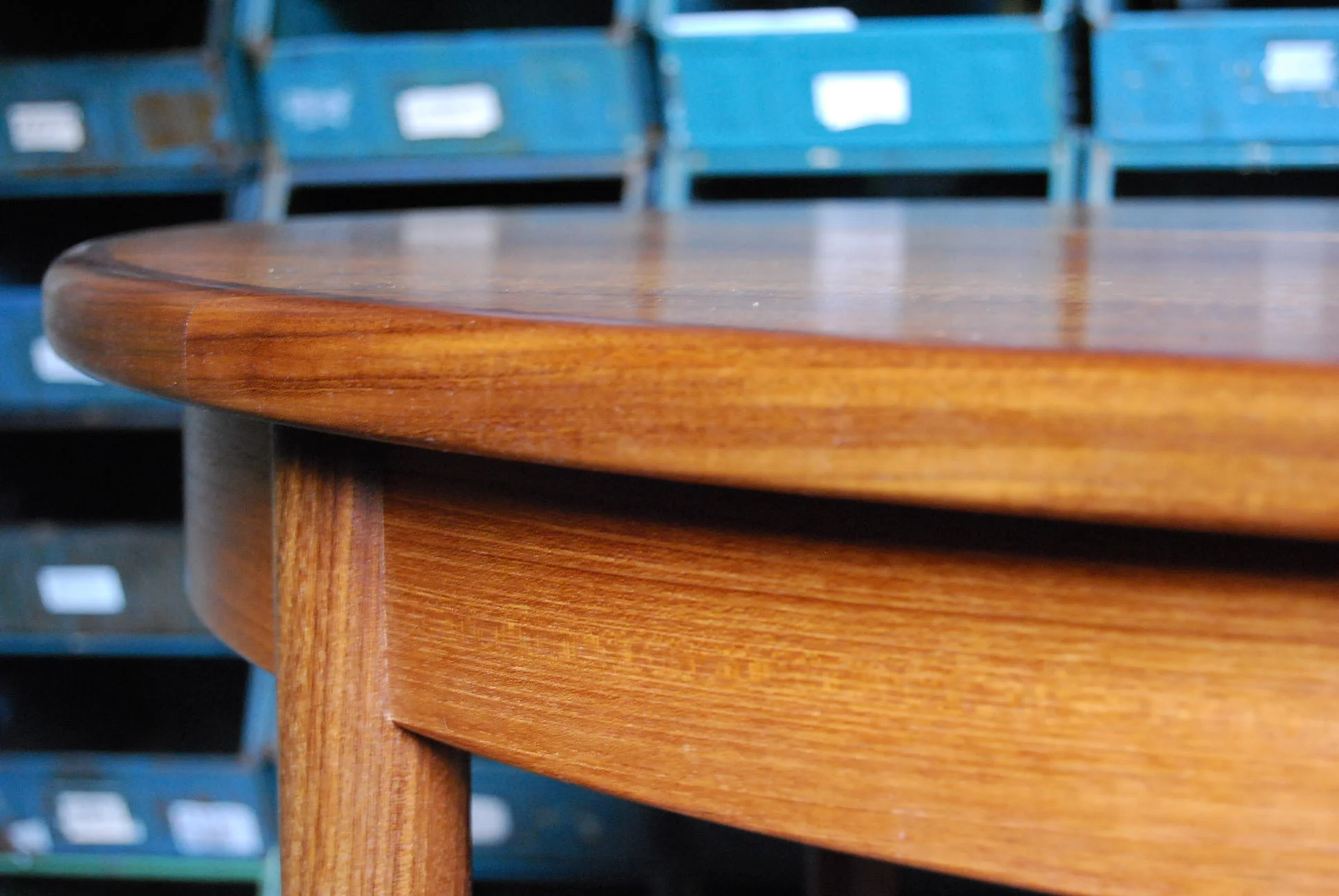 Danish modernism table afromosia gplanera.JPG