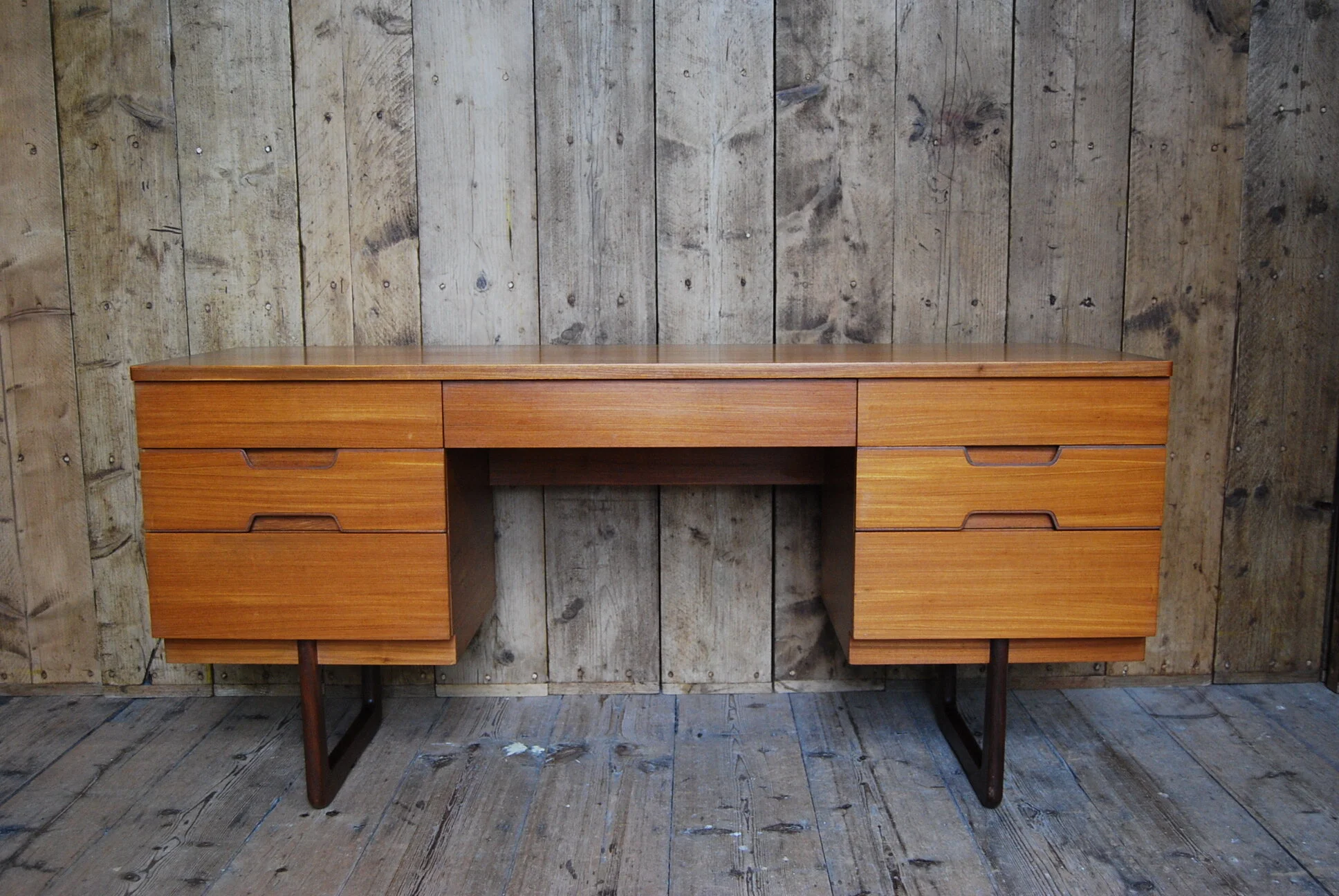 Modernist desk dressing table by Uniflex 1960s gplanera.JPG