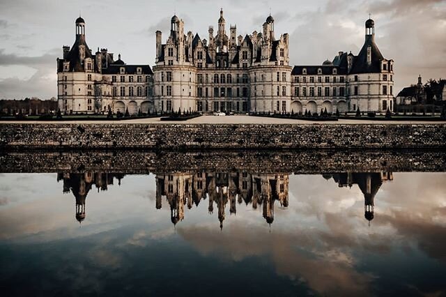 Chambord Castle | Loire Valley, France
.
.
.
#chambord #chateau #renaissance #chateaudechambord #instafocus #myloirevalley #reflections #frenchcastle #francetravel #instadaily #valdeloire #photographylovers #photographyislife #awesome_shots #shotofth