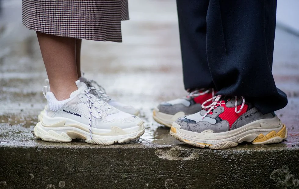 Papa, tu me prêtes tes chaussures?