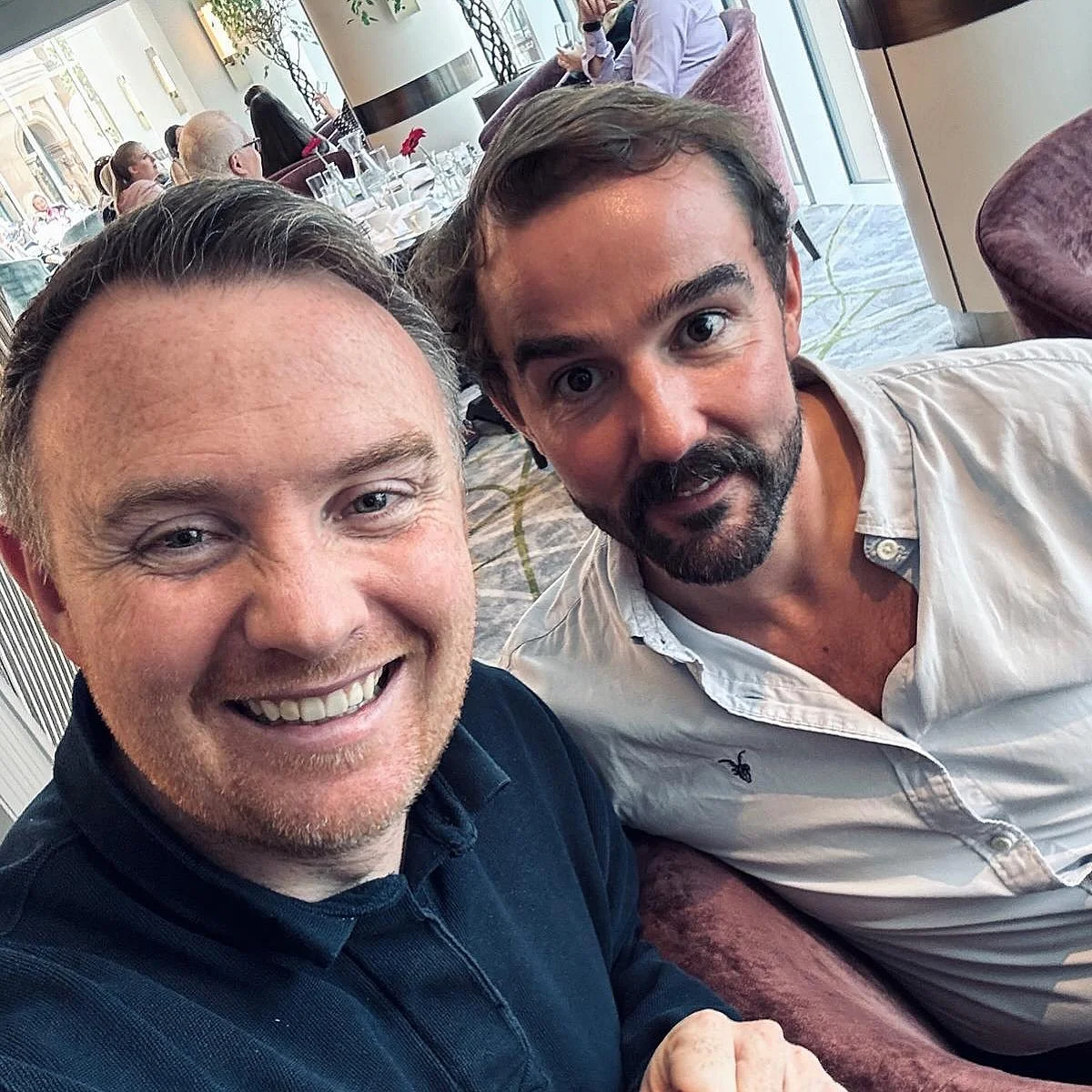 What&rsquo;s the chances 😂
Two different courses, two different speakers, same hotel @grandcentralbelfast just different rooms 
Chris speaking @britishdentalassociation Young Dentists Study Day and @michaelcrilly_dental running @cusp_tips 👌👍🏻
Pas