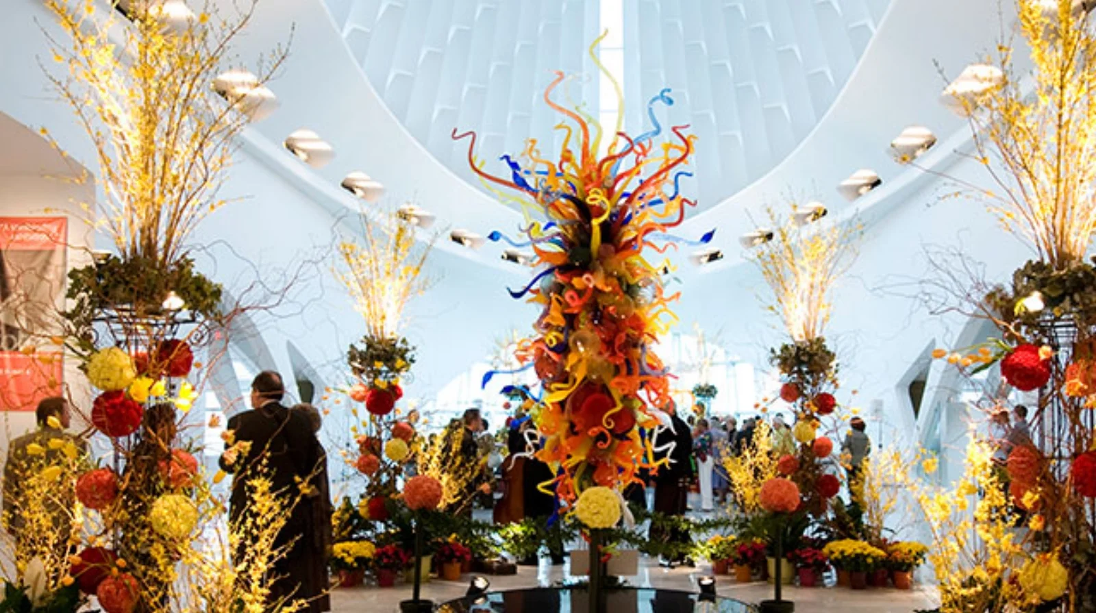 Art in Bloom exhibit in Windhover Hall - The Milwaukee Art Museum