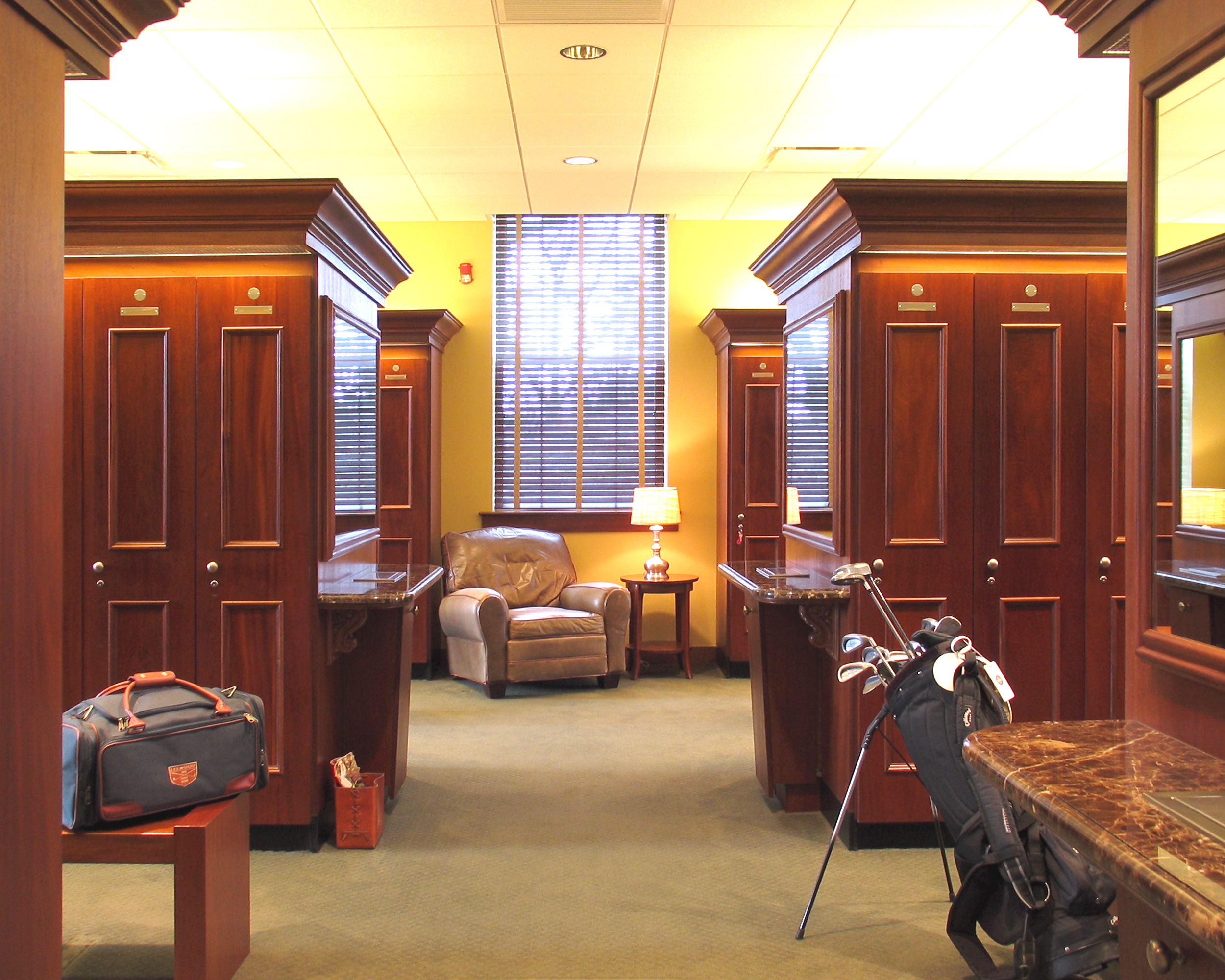 Men's Locker Room 5.jpg