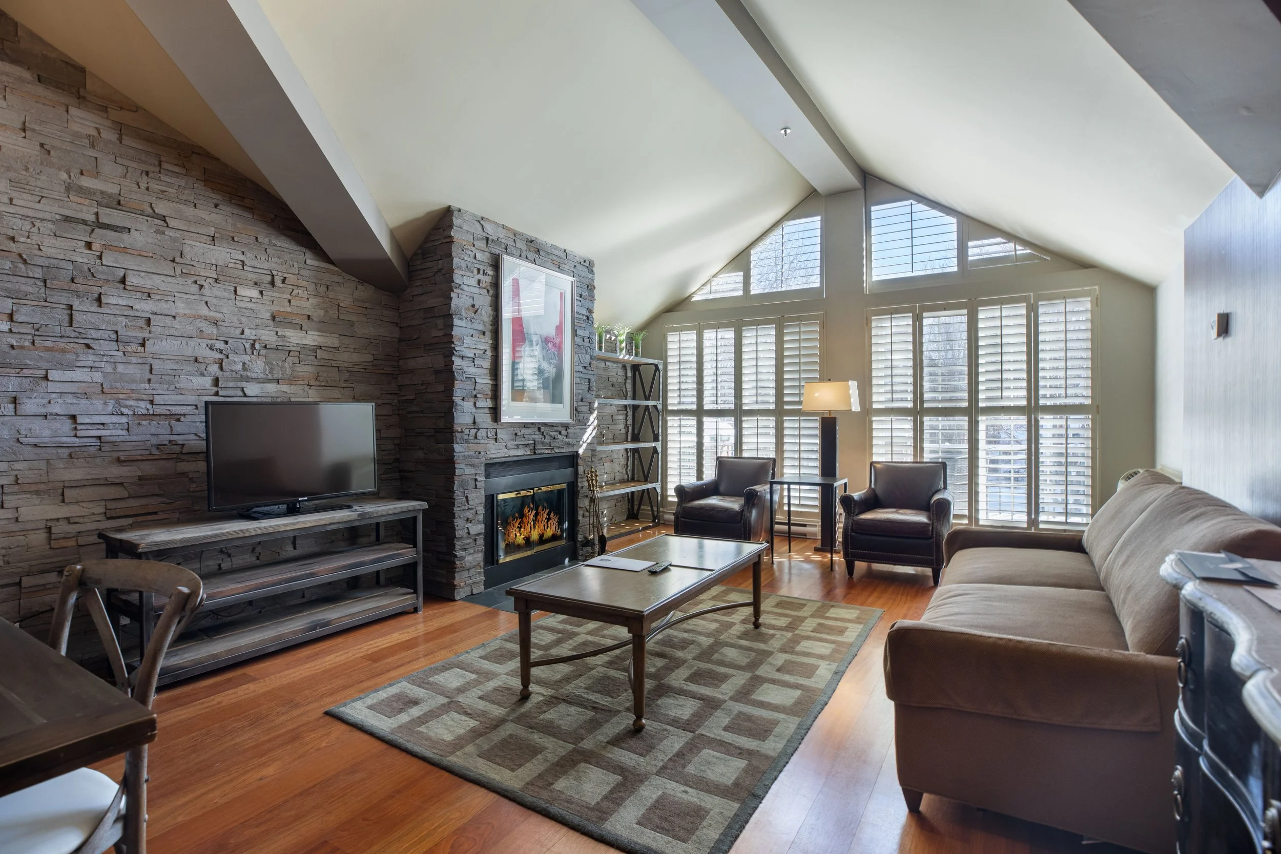 Condo-2---Living-Space.jpg