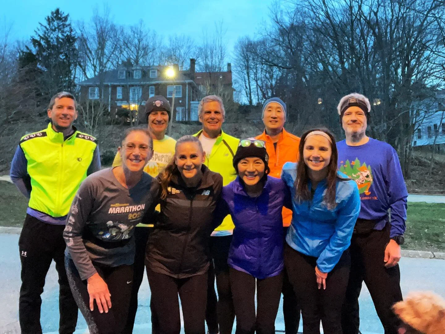 Dreamfar runs hills with Heartbreak Hill runners. #heartbreakhill #whyidreamfar #hillworkout #marathontraining #runbeforepizza #heartbreakhillrunningcompany #commave #hillrepeats #hillsareourfriends