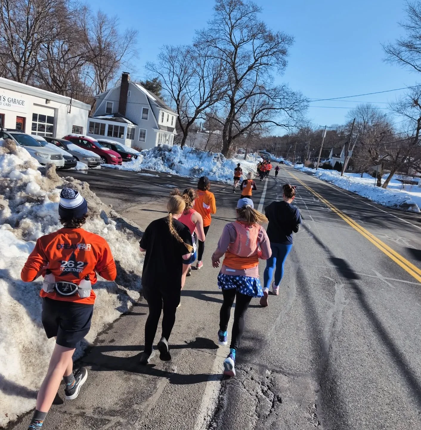 All the orange, some superheroes, and a dinosaur showed up to take this on this route! 
@charityteams thank you ❤️🧡💙