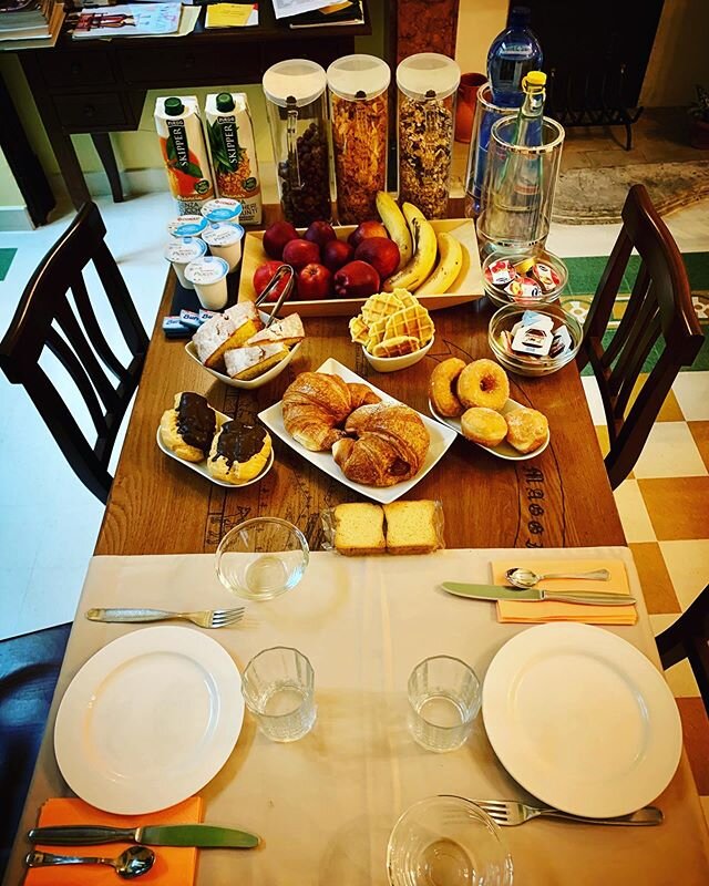 Breakfast for two #goodmorning #seistellemood #bbseistelle #bedandbreakfast #bedandbreakfastitaly #breakfasttime #breakfast #sulmona #abruzzo #italy