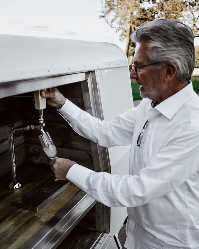 This one&rsquo;s for the dads out there. Thank you for your unwavering support &amp; encouragement! Cheers to you. 🥂
.
.
.
.
.
#fathersday #family #thetinytap #prosecco #bubbly #mimosa #mnbride #minnesotabride #proseccovan #proseccotruck #bringonthe