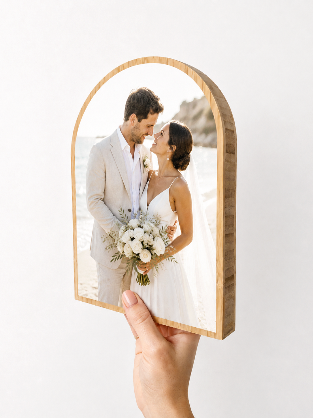 bamboo thick arch shape photo block photo frame in hand.png