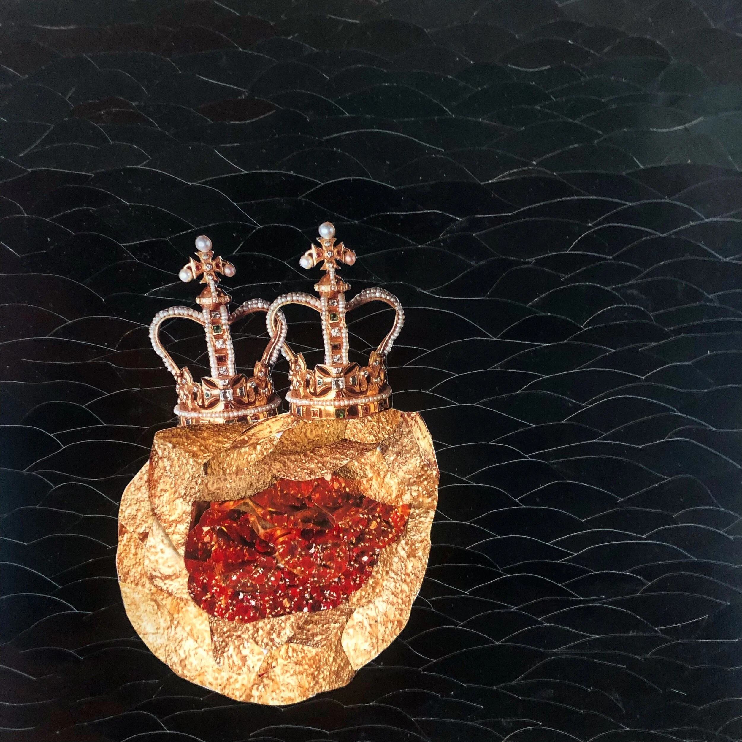 Two Hearts As One Crowned Golden Dog Treat #MFDALÍ