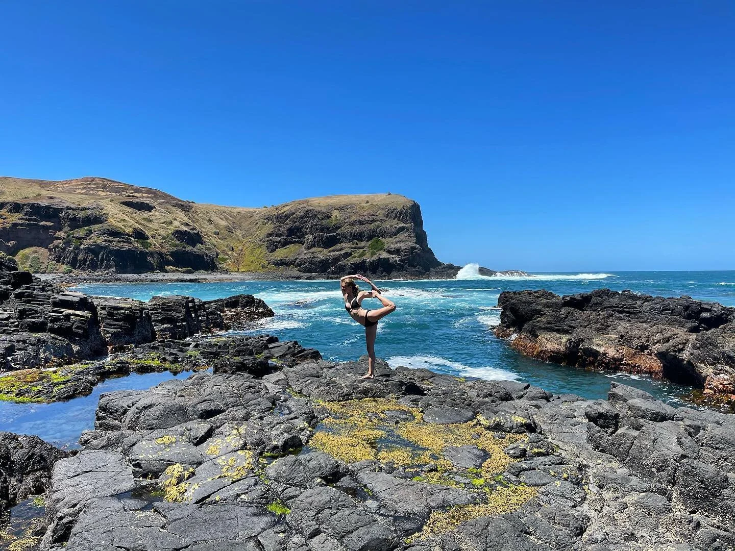 Hello 2021 ✌🏻

Join me on the mat this Sunday, 10th Jan
~ @good_vibes_yoga in Northcote
~ Vinyasa: 9-10am &amp; 10:30-11:30am
.
.
.
📸 Taken at Bushrangers Bay (Victoria, Australia)